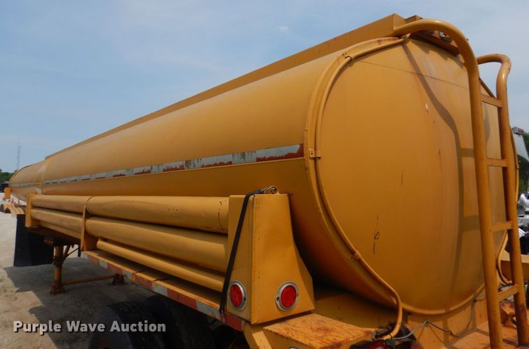 image for item DL4244 1968 Heil  tank trailer