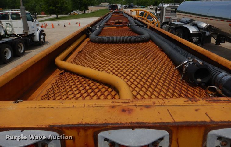 image for item DL4244 1968 Heil  tank trailer