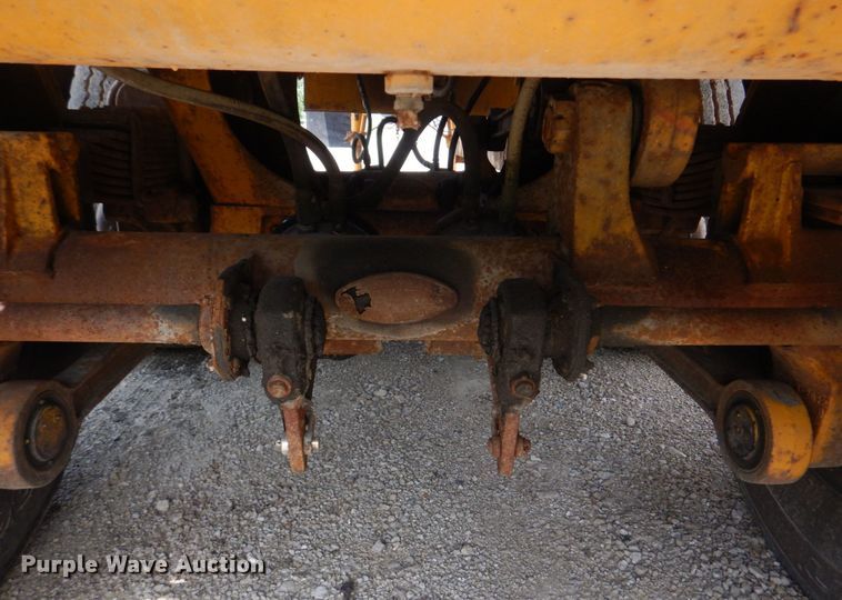 image for item DL4244 1968 Heil  tank trailer