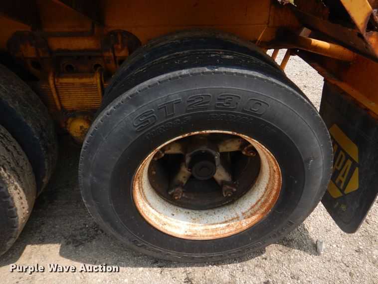 image for item DL4244 1968 Heil  tank trailer