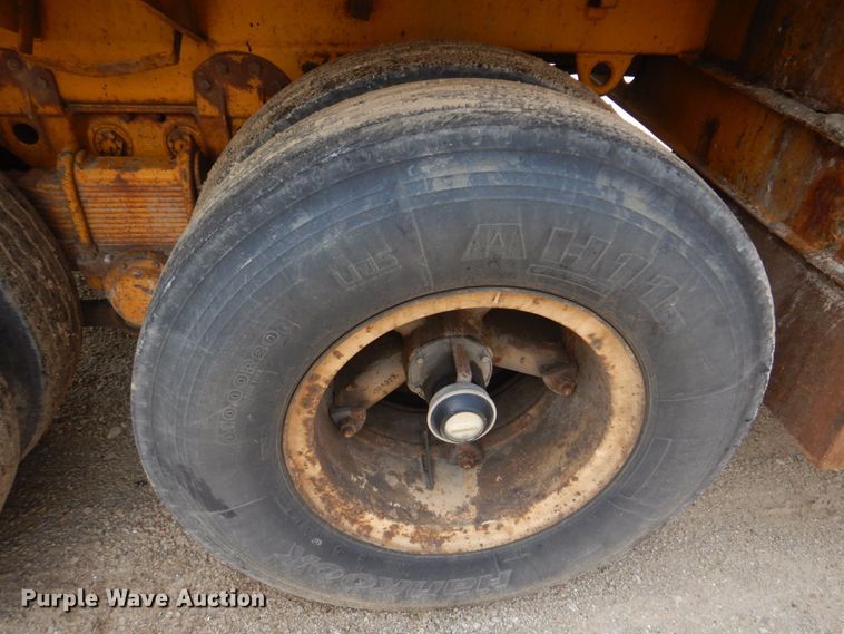 image for item DL4244 1968 Heil  tank trailer