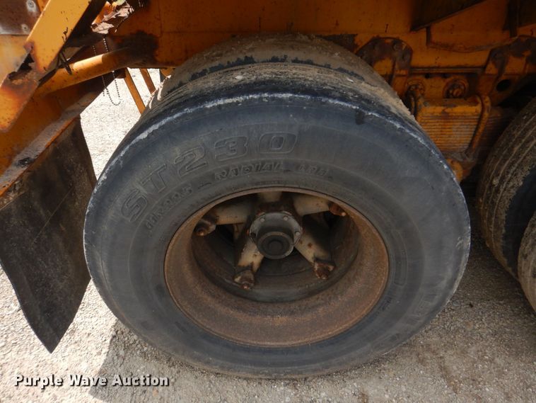 image for item DL4244 1968 Heil  tank trailer
