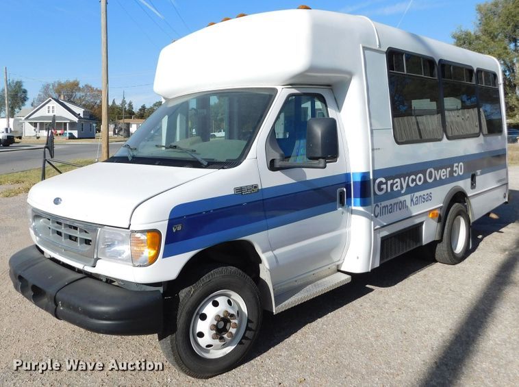 image for item DM2517 2000 Ford E350 Super Duty  shuttle bus