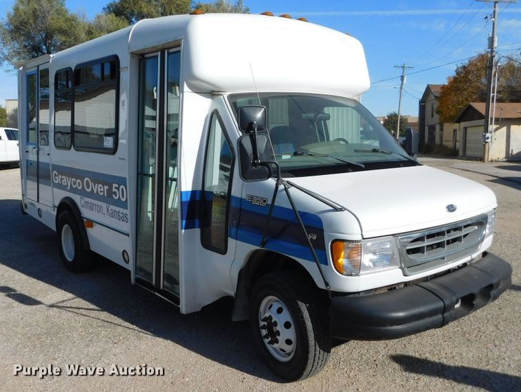 image for item DM2517 2000 Ford E350 Super Duty  shuttle bus