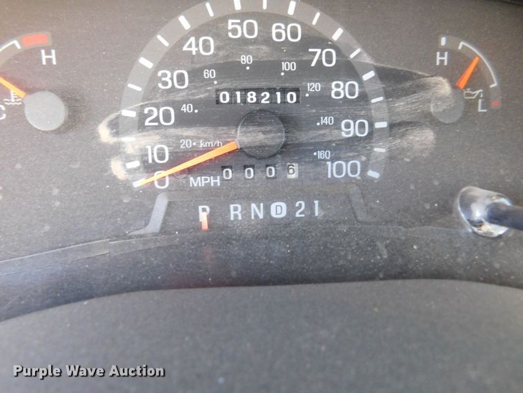 image for item DM2517 2000 Ford E350 Super Duty  shuttle bus