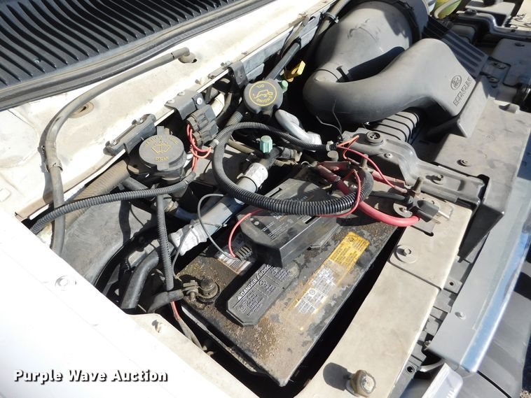 image for item DM2517 2000 Ford E350 Super Duty  shuttle bus