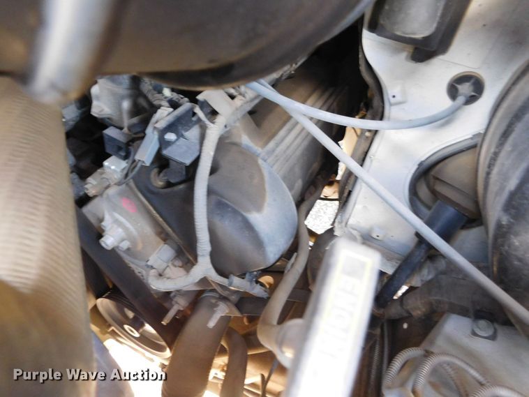 image for item DM2517 2000 Ford E350 Super Duty  shuttle bus