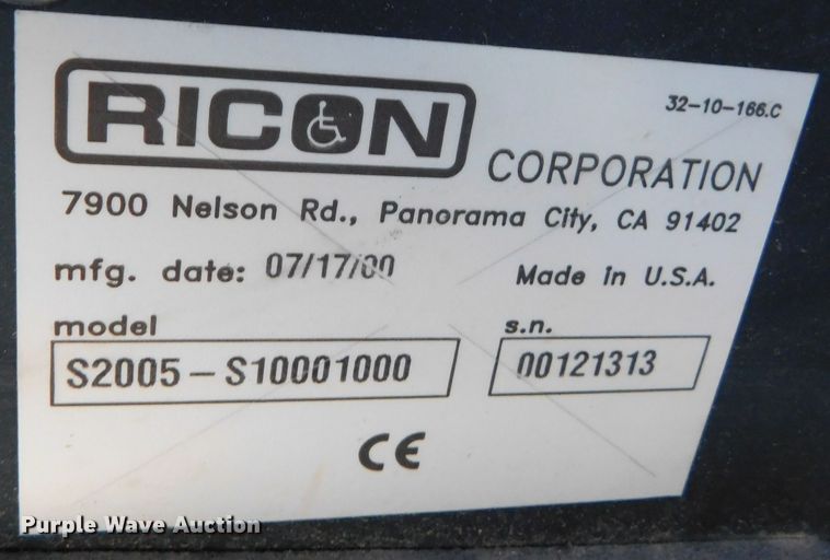 image for item DM2517 2000 Ford E350 Super Duty  shuttle bus