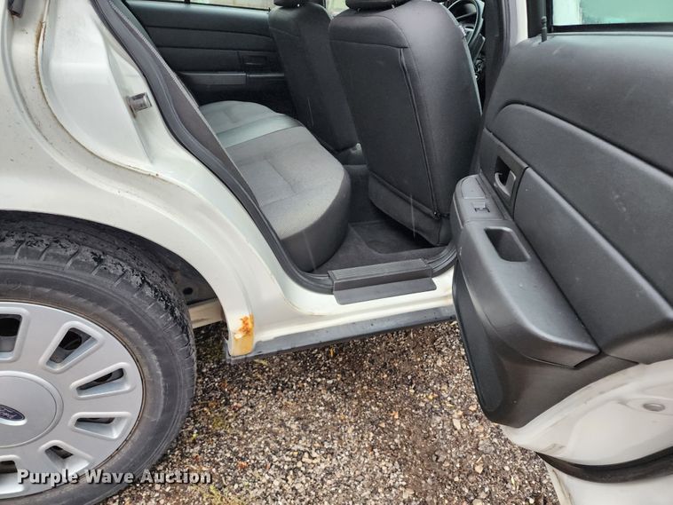 image for item DM4785 2010 Ford Crown Victoria Police Interceptor