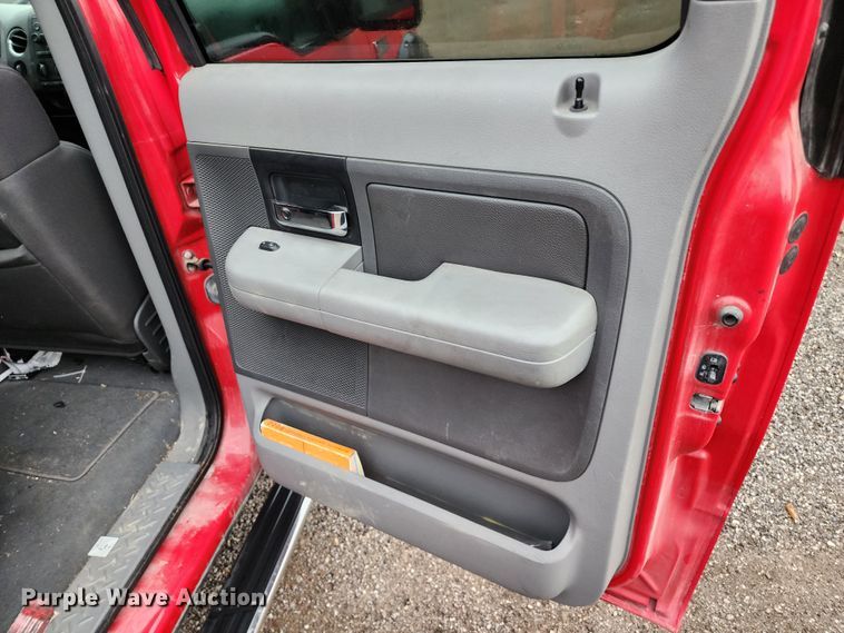 image for item DM4788 2004 Ford F150  SuperCrew pickup truck