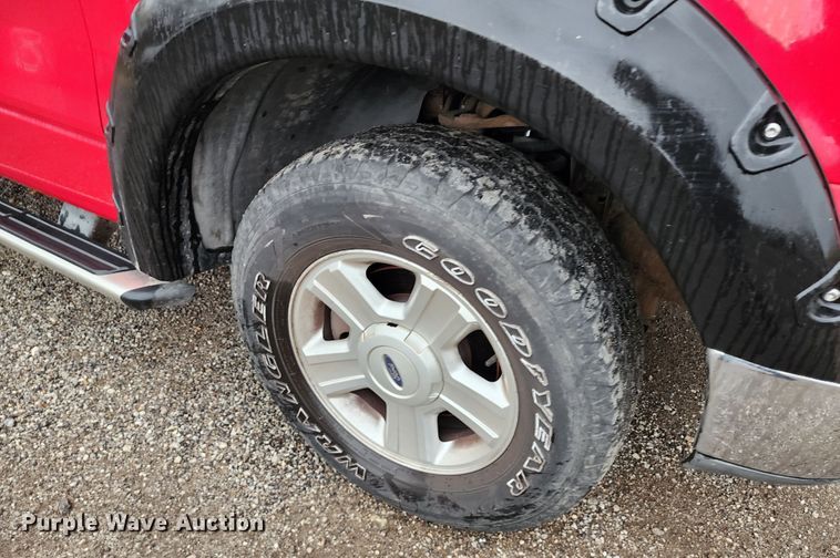 image for item DM4788 2004 Ford F150  SuperCrew pickup truck