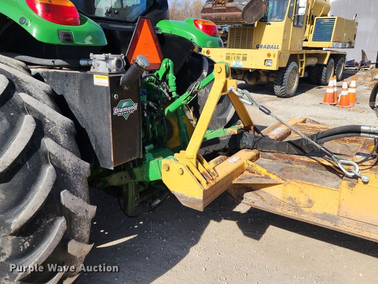 image for item DM4824 2014 John Deere 6125M  MFWD tractor