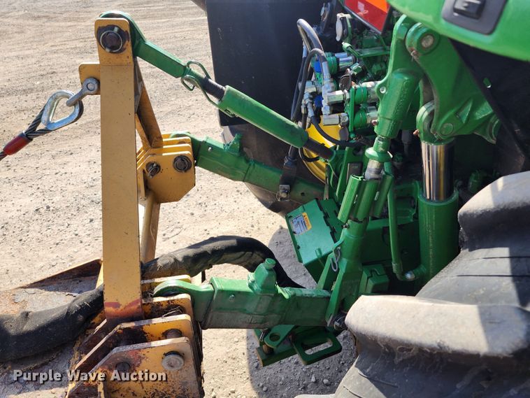 image for item DM4824 2014 John Deere 6125M  MFWD tractor