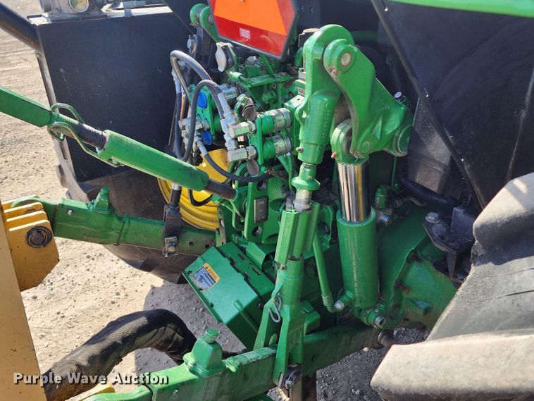 image for item DM4824 2014 John Deere 6125M  MFWD tractor