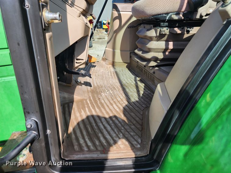 image for item DM4824 2014 John Deere 6125M  MFWD tractor