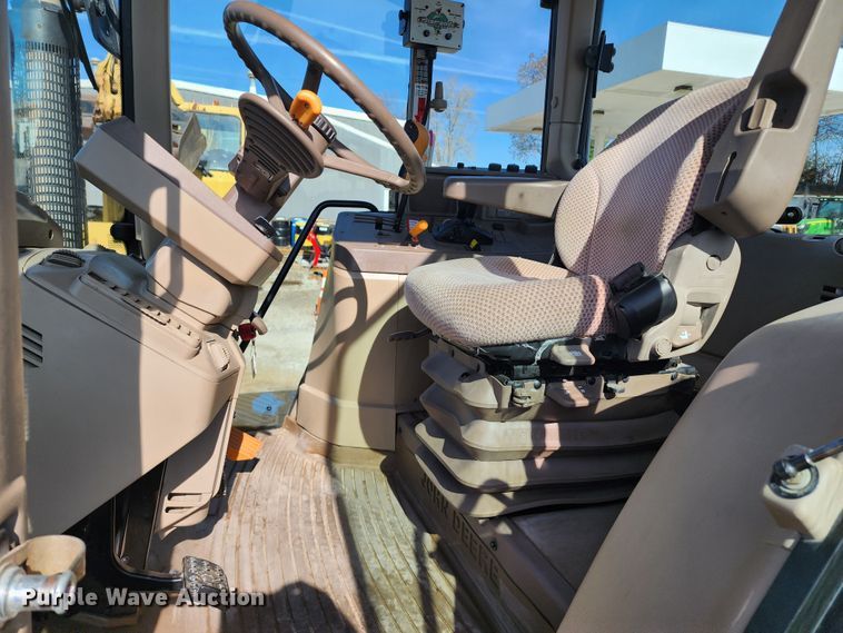 image for item DM4824 2014 John Deere 6125M  MFWD tractor