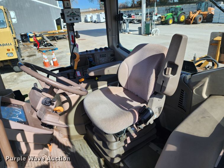 image for item DM4824 2014 John Deere 6125M  MFWD tractor