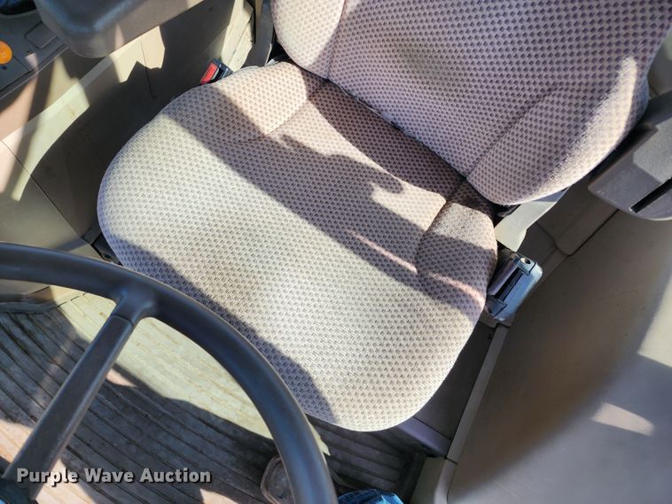 image for item DM4824 2014 John Deere 6125M  MFWD tractor