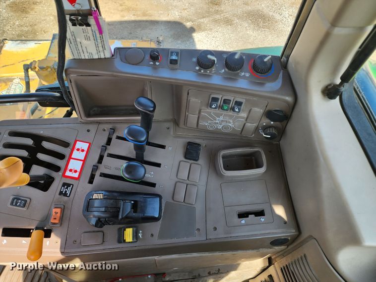 image for item DM4824 2014 John Deere 6125M  MFWD tractor