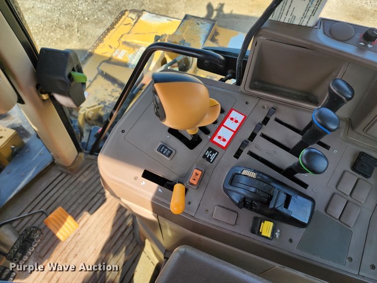 image for item DM4824 2014 John Deere 6125M  MFWD tractor