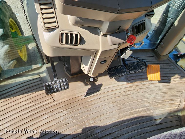 image for item DM4824 2014 John Deere 6125M  MFWD tractor