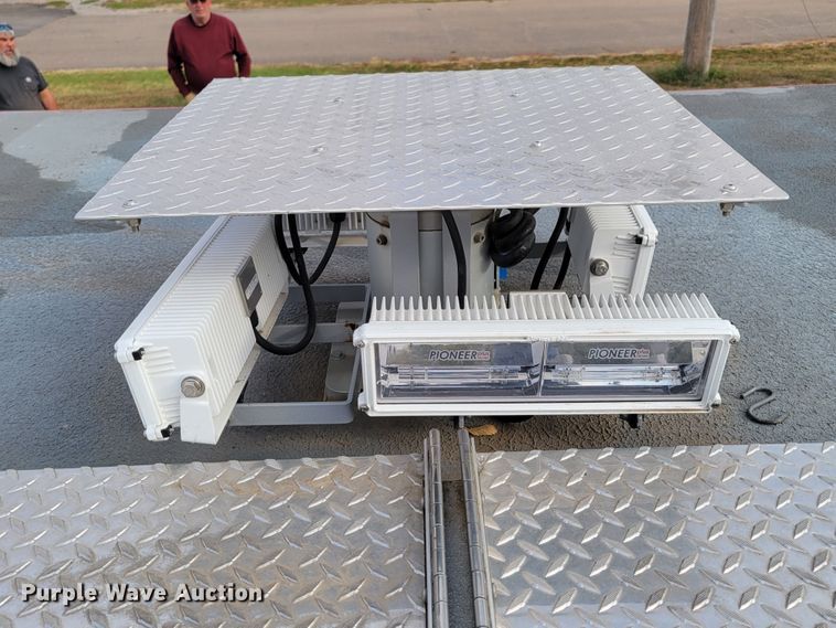 image for item DM8073 2007 Danco Q219  emergency vehicle bed