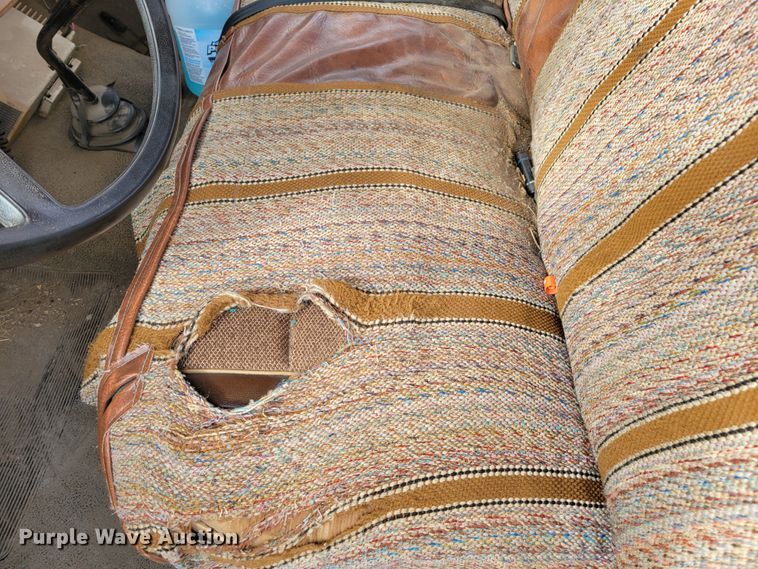 image for item DM8074 1985 Ford F800  digger derrick truck