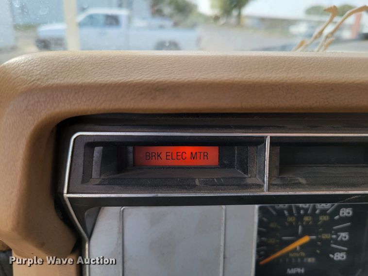 image for item DM8074 1985 Ford F800  digger derrick truck