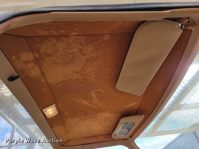 image for item DM8074 1985 Ford F800  digger derrick truck