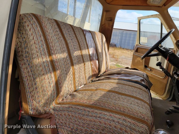 image for item DM8074 1985 Ford F800  digger derrick truck