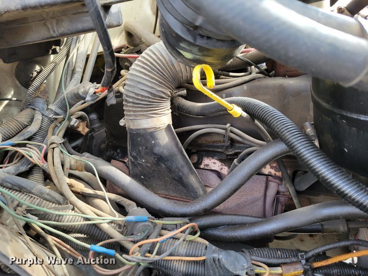 image for item DM8074 1985 Ford F800  digger derrick truck