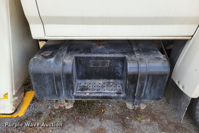 image for item DM8074 1985 Ford F800  digger derrick truck