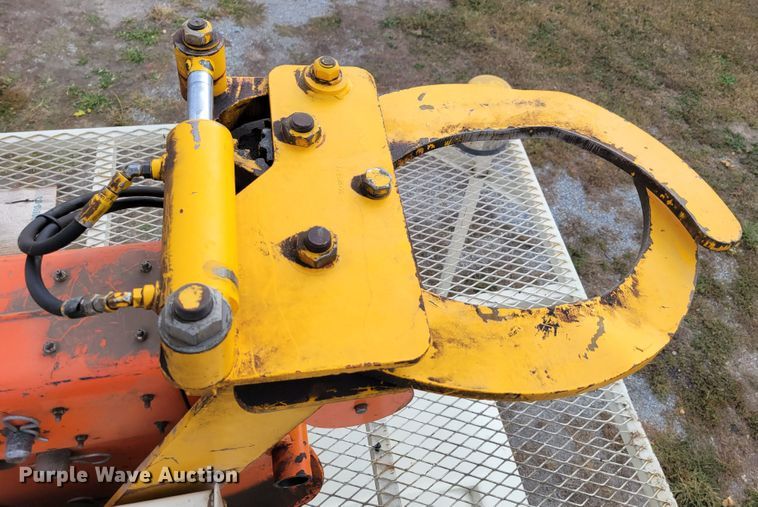 image for item DM8074 1985 Ford F800  digger derrick truck