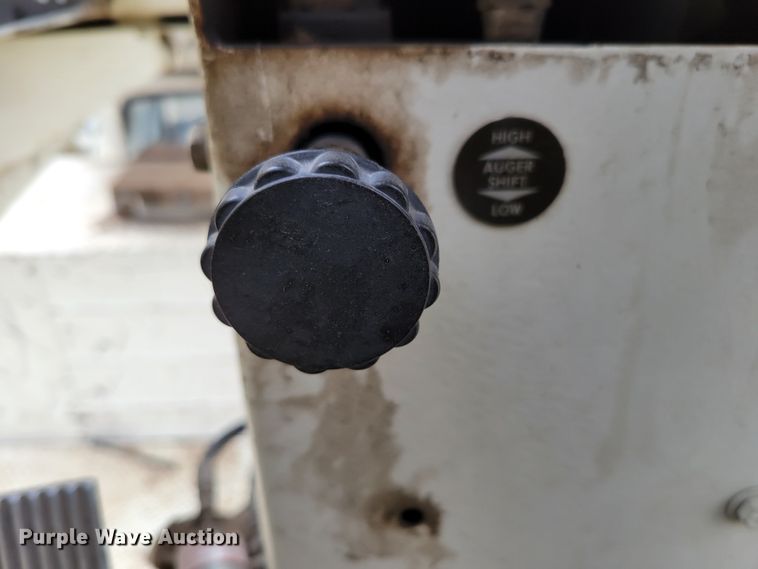 image for item DM8074 1985 Ford F800  digger derrick truck