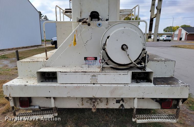 image for item DM8074 1985 Ford F800  digger derrick truck