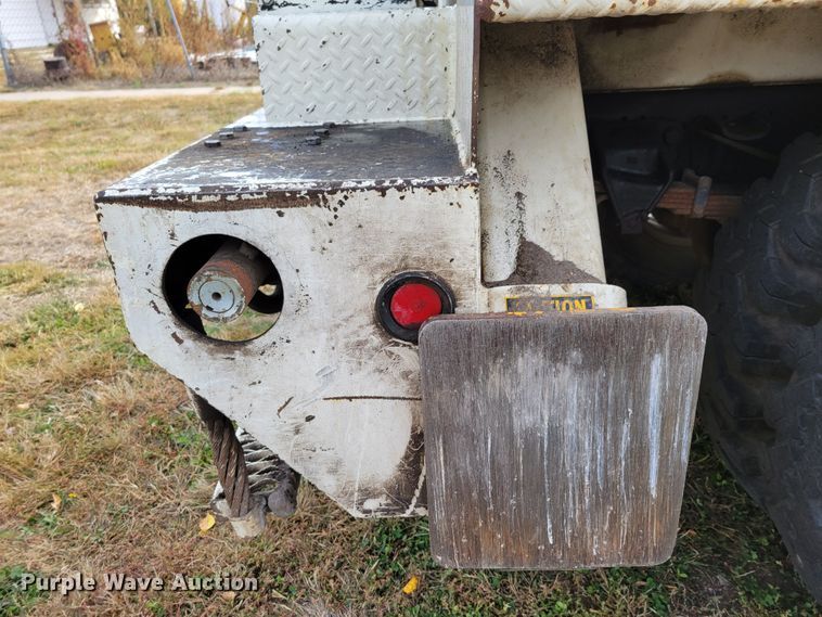 image for item DM8074 1985 Ford F800  digger derrick truck