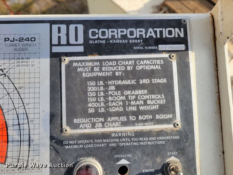 image for item DM8074 1985 Ford F800  digger derrick truck