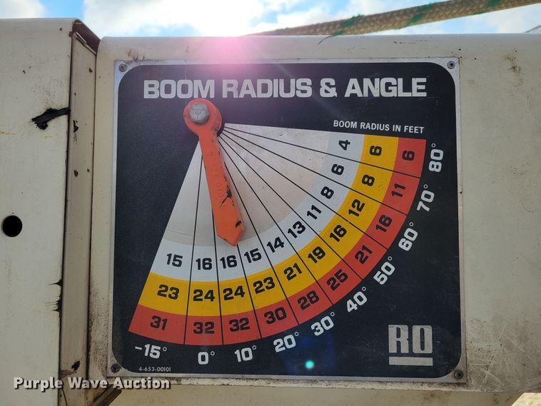 image for item DM8074 1985 Ford F800  digger derrick truck