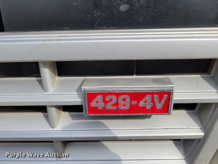 image for item DM8074 1985 Ford F800  digger derrick truck