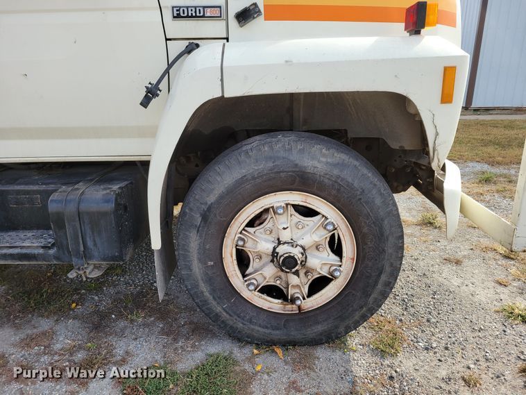 image for item DM8074 1985 Ford F800  digger derrick truck