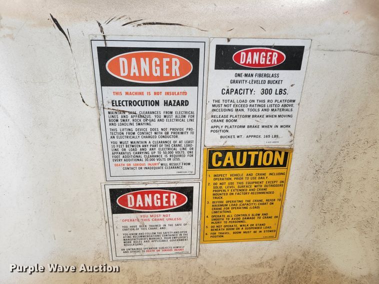 image for item DM8074 1985 Ford F800  digger derrick truck