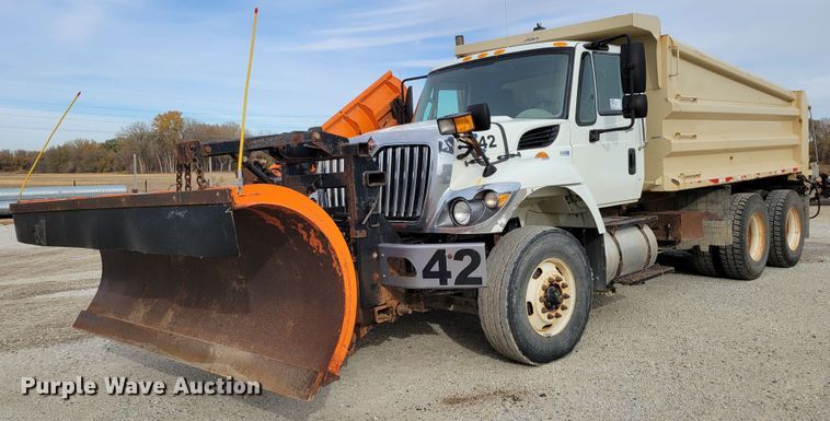 image for item DM8095 2013 International WorkStar 7400  dump truck