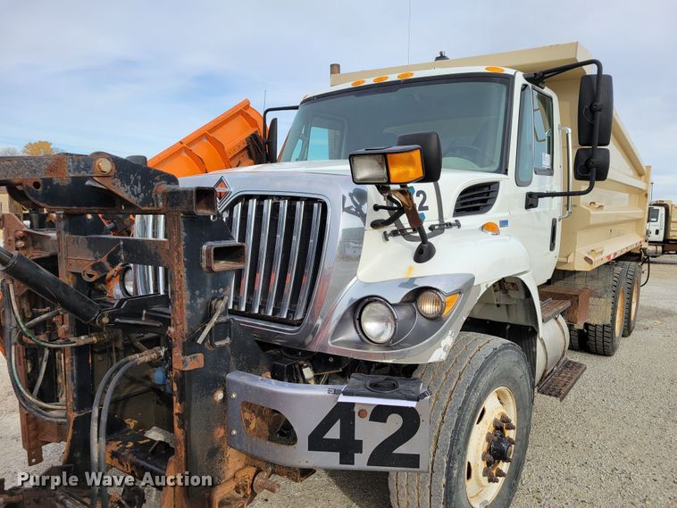 image for item DM8095 2013 International WorkStar 7400  dump truck