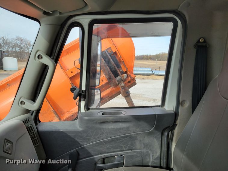 image for item DM8095 2013 International WorkStar 7400  dump truck