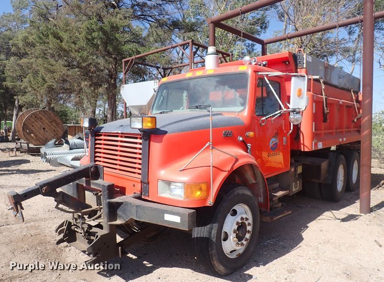 image for item DQ3004 1997 International 4900  dump truck
