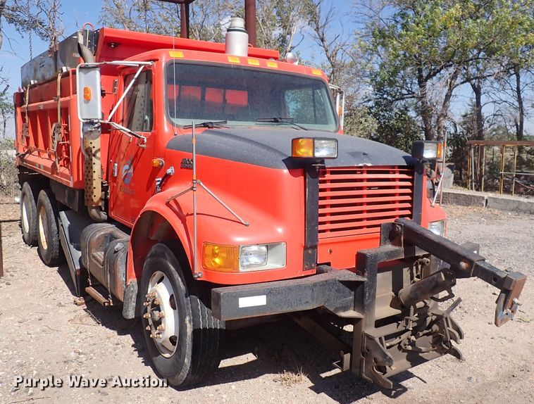 image for item DQ3004 1997 International 4900  dump truck