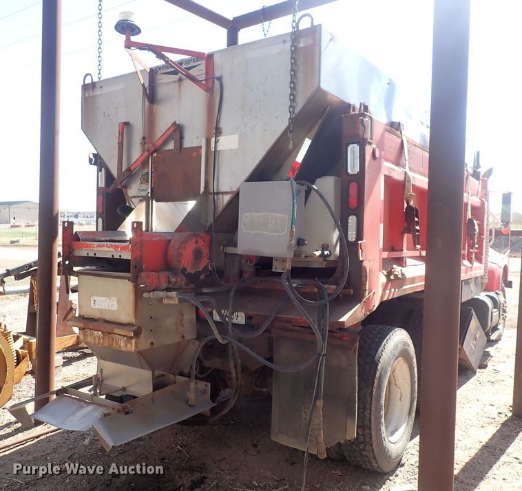 image for item DQ3004 1997 International 4900  dump truck