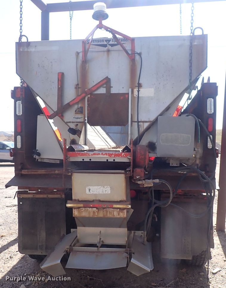 image for item DQ3004 1997 International 4900  dump truck