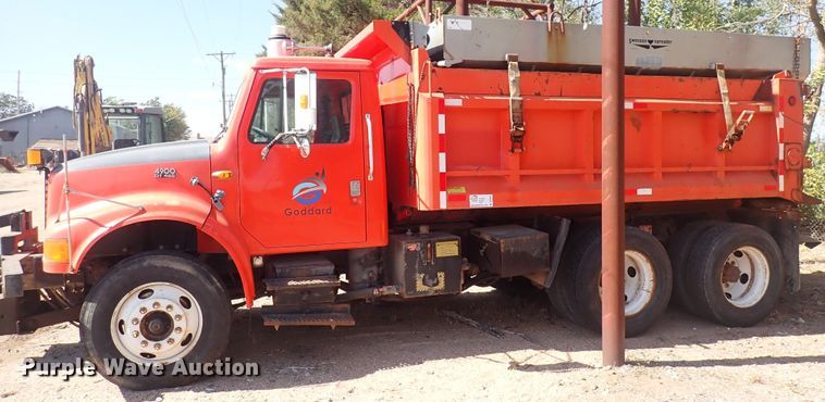 image for item DQ3004 1997 International 4900  dump truck
