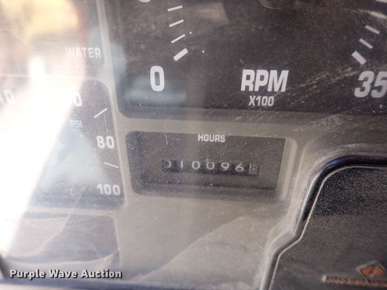 image for item DQ3004 1997 International 4900  dump truck